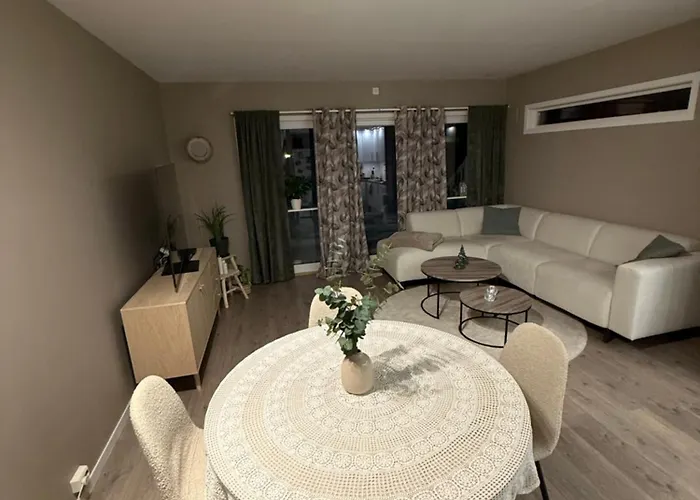 3 Minutes From Cablecar *